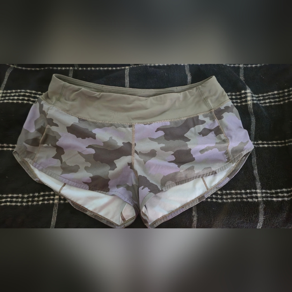 Lululemon Camo Speed-up Shorts, Size 8, 2.5" Inseam, Low-rise